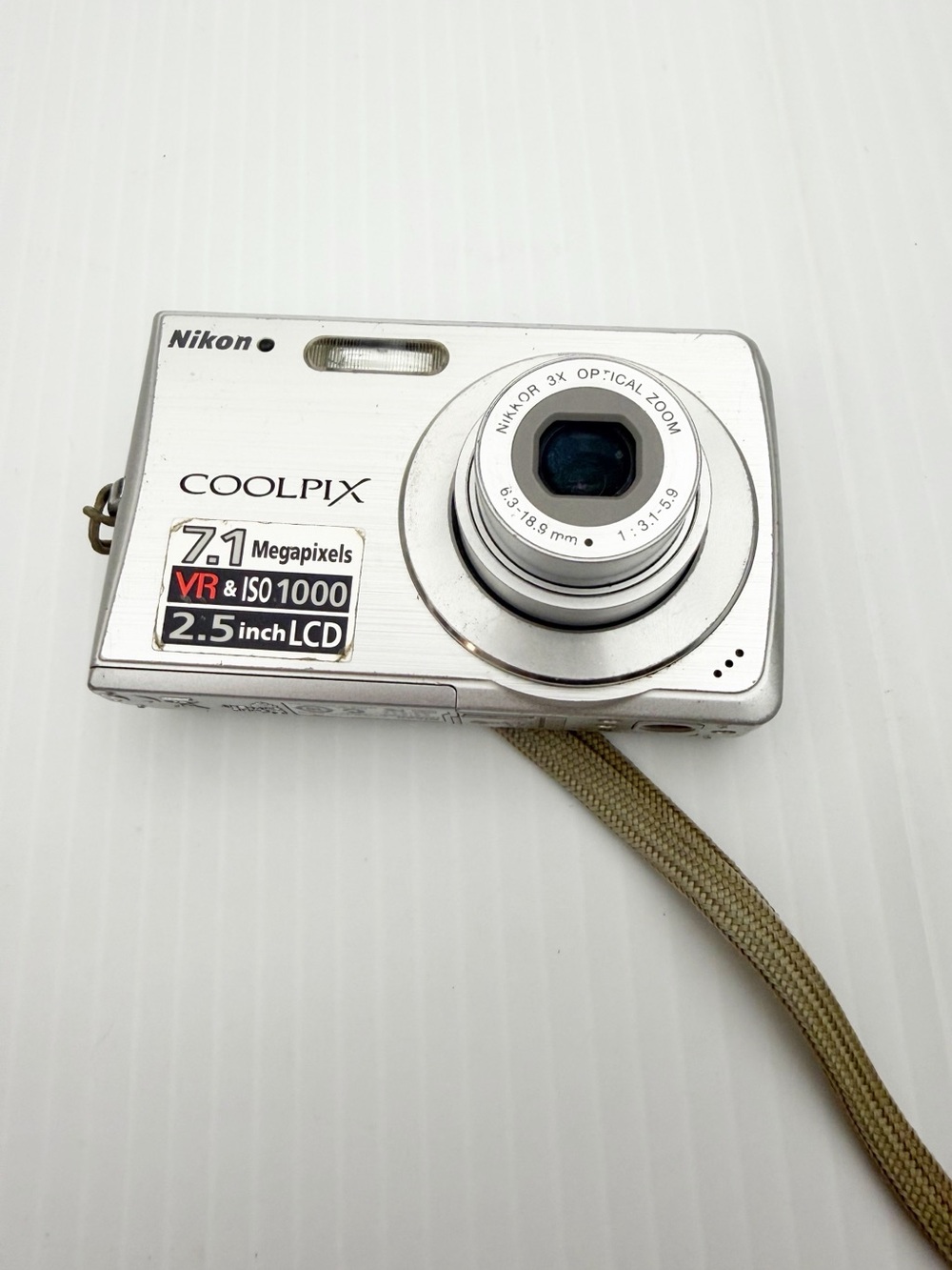 Nikon Coolpix S200 7.1MP Silver Compact Digital Camera